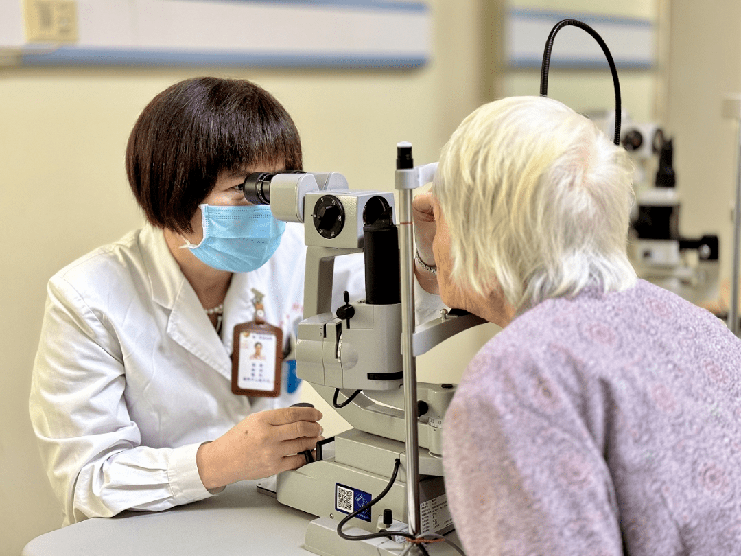 dyizen84's tweet photo. "Watching the ripples, I trust the eye doctor who heals my vision—fresh start ahead! "， https://t.co/OzC1L1wOBB