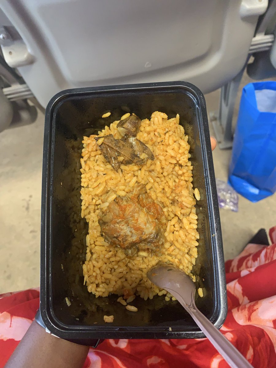 ope_yeemii's tweet photo. Growing up, I used to think because party jollof rice was mostly made under the tree, that’s why you see the leaf in the food. Guess what guys!!! It’s bay leaves! 😂😂😭😭😭 
Anyways, thank you to our future in-law for this assembly food. 🌚😂

#circuitassembly #jwnigeria #jw https://t.co/AjyuBkESbk