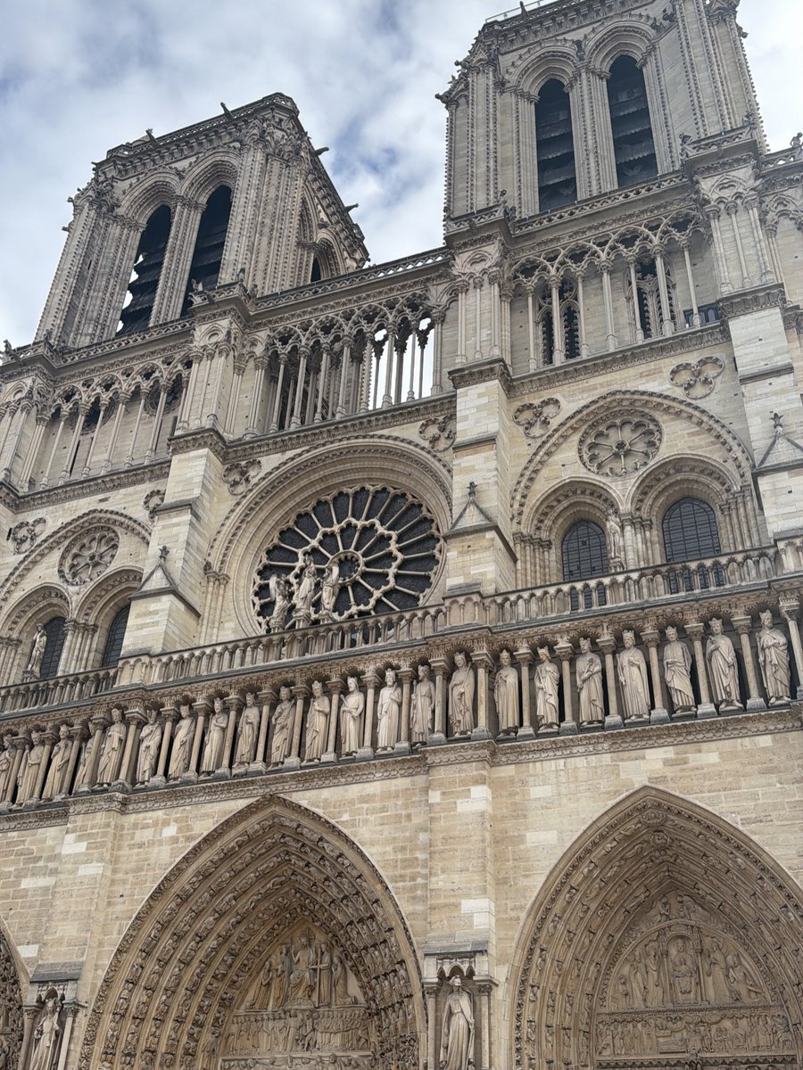 Melissa_0399's tweet photo. Yes, yes, yes. This is what I gained from my trip to Paris. I love exploring different cultures and histories. https://t.co/s91H7NspjI