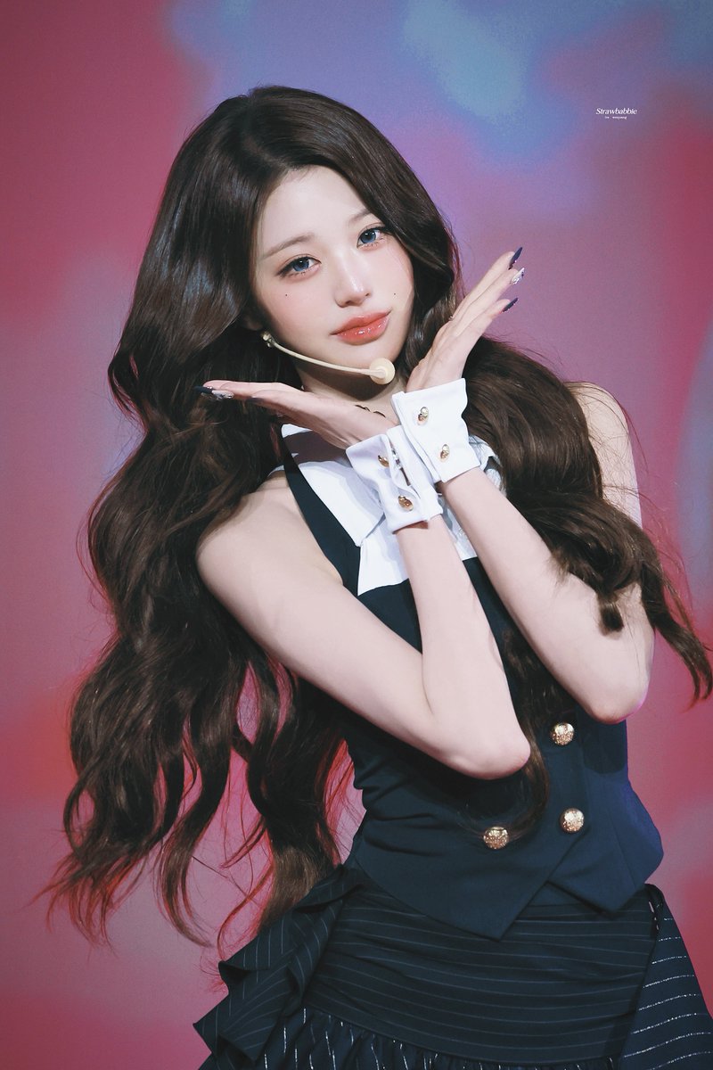 Strawbabbie_wy's tweet photo. 261018 

원영공주 오늘도 고생했오💖💕

#아이브 #IVE #장원영 #JANGWONYOUNG #원영 #WONYOUNG #ウォニョン @IVE_twt https://t.co/d6Ukjdbe2N