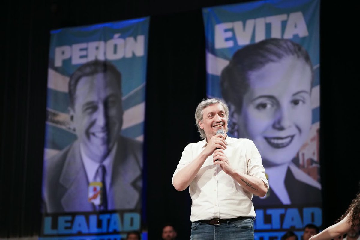 la_campora's tweet photo. • Máximo Kirchner: “¿Ustedes se piensan que el poder económico recalcitrante de la Argentina tendría secuestrada a Cristina en San José 1111 si no hubiera desendeudado el país para que los argentinos y argentinas pudieran tener planes de vivienda, computadoras en la mesa de las familias y políticas públicas como la Asignación Universal por Hijo? Si ella no hubiera hecho eso, si ella hubiera endeudado el país con el FMI, si hubiera hecho que sus compatriotas vivieran por debajo de la línea de pobreza, seguramente estaría libre como está Macri y estuvo De la Rúa”.