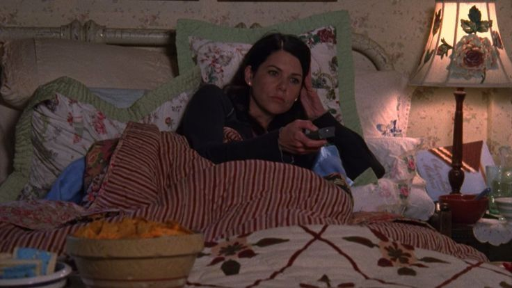 geniuswomanvibe's tweet photo. me every year watching the victoria’s secret fashion show in my pajamas, judging every single look like i'm on the panel https://t.co/ueyNfUVNyx