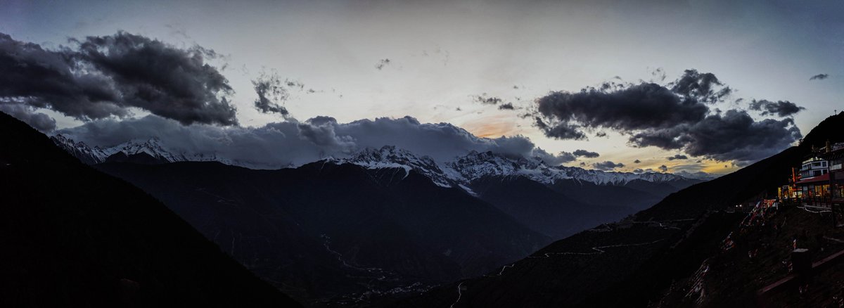 DuckD_11's tweet photo. 2026/04/04
云南 迪庆 梅里雪山 卡瓦格博

#chinatravel
#beautifulchina
#每日一图
#dailypic
#卡瓦格博 https://t.co/SsIKdPalPR