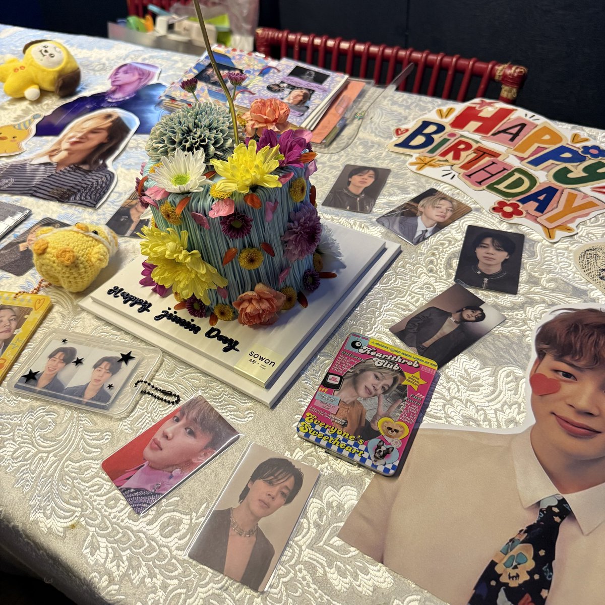 kookieshitaeru's tweet photo. yesterdays namjooning: RPRB Jimim ed. 🤍
my first ever journaling session w my one and only romance, bridgerton<3 tysm for the experience kakak etmin:3 cant wait for another rprb's agenda;p
@miniscalico @namginity @moleslates @zerooclockyk
and once again #HAPPYJIMINDAY❣️ https://t.co/3fRxGqowpk