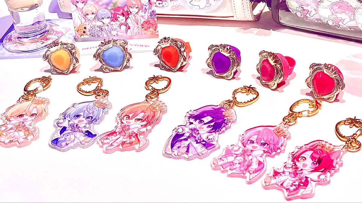 yuyun_satoniya's tweet photo. 多分最後の6人のグッズかなって…
いつも🩷さんしか買わないけどみんな揃えておいて良かった https://t.co/OTKzZYQw4R