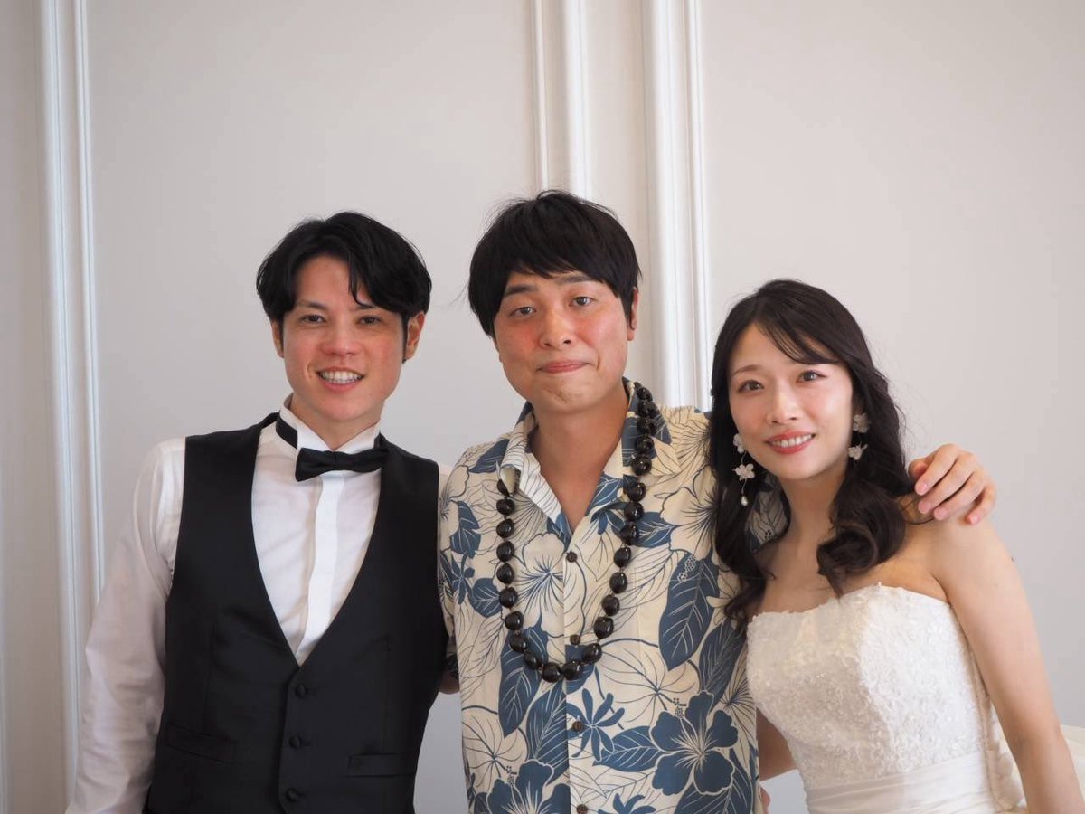 fukushimatoshi's tweet photo. かわいすぎる妹の結婚式で沖縄へ！
妹からパンチNG、新郎と妹から顔出しOKいただきました。
パンチは隠せても涙は隠せませんでした。
大好きなおふたり、結婚おめでとう！ https://t.co/Wi2acY6F1J