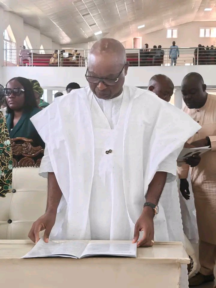 citybreezemedia's tweet photo. Governor Biodun Abayomi Oyebanji joins worshippers at the Emmanuel Anglican Church, Okesa, Ado-Ekiti, for the thanksgiving service marking the grand finale of the inauguration activities.
#BAO
#EKITI
#CITYBREEZEMEDIA https://t.co/K8xR2q8IwY