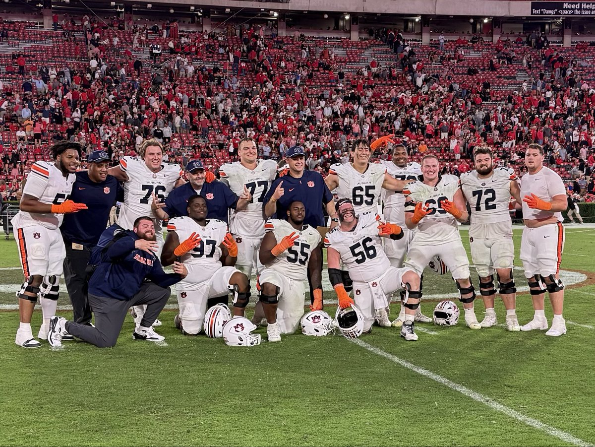 CoachHoodie's tweet photo. WAR DAMN! Proud of these dudes! #Misfits #ToughDudesWin https://t.co/hCAP3dZKNK