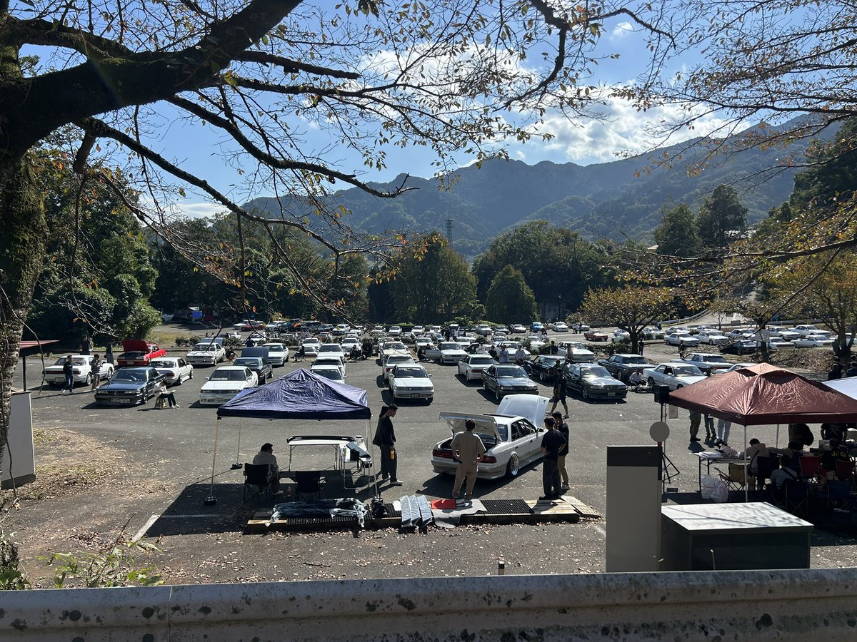 7716mark2's tweet photo. デパオフありがとうございました！

初参加でしたがめちゃくちゃ楽しめました！

車検証、同乗者と2人連番で当たった笑笑

ここで幸運を使い果たし、愛車は行きしなに右フォグが球切れし、帰りに左スモールが球切れしました笑

なんやねんあの81…笑

来年も…きっと！きっと参加します！笑
#デパオフ https://t.co/16vgkXmr1O