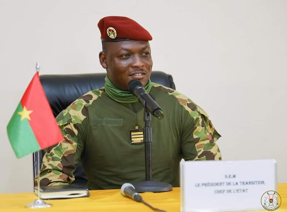 Burkinainfovyk3's tweet photo. Éducation : le Pacte NEKRE

Le Président Ibrahim Traoré met l’accent sur la responsabilité, la discipline et la tolérance zéro face aux mauvaises pratiques à l’école, dans le cadre du Pacte NEKRE. 
Page 3

#BurkinaFaso #Éducation #NEKRE https://t.co/tc72khY6S1