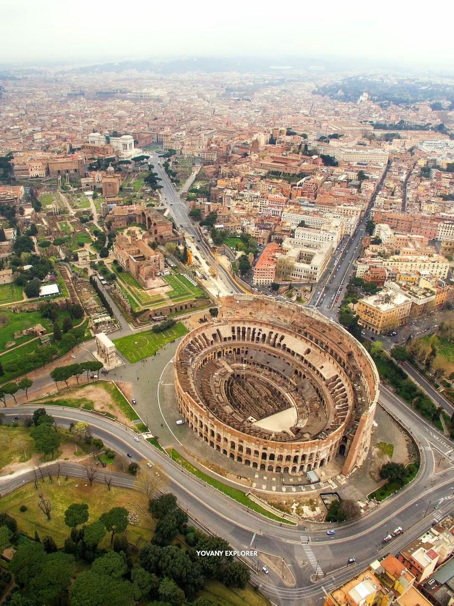 PrettyCitiesX's tweet photo. Colosseum Rome Italy 🇮🇹 https://t.co/6oLUstncIc