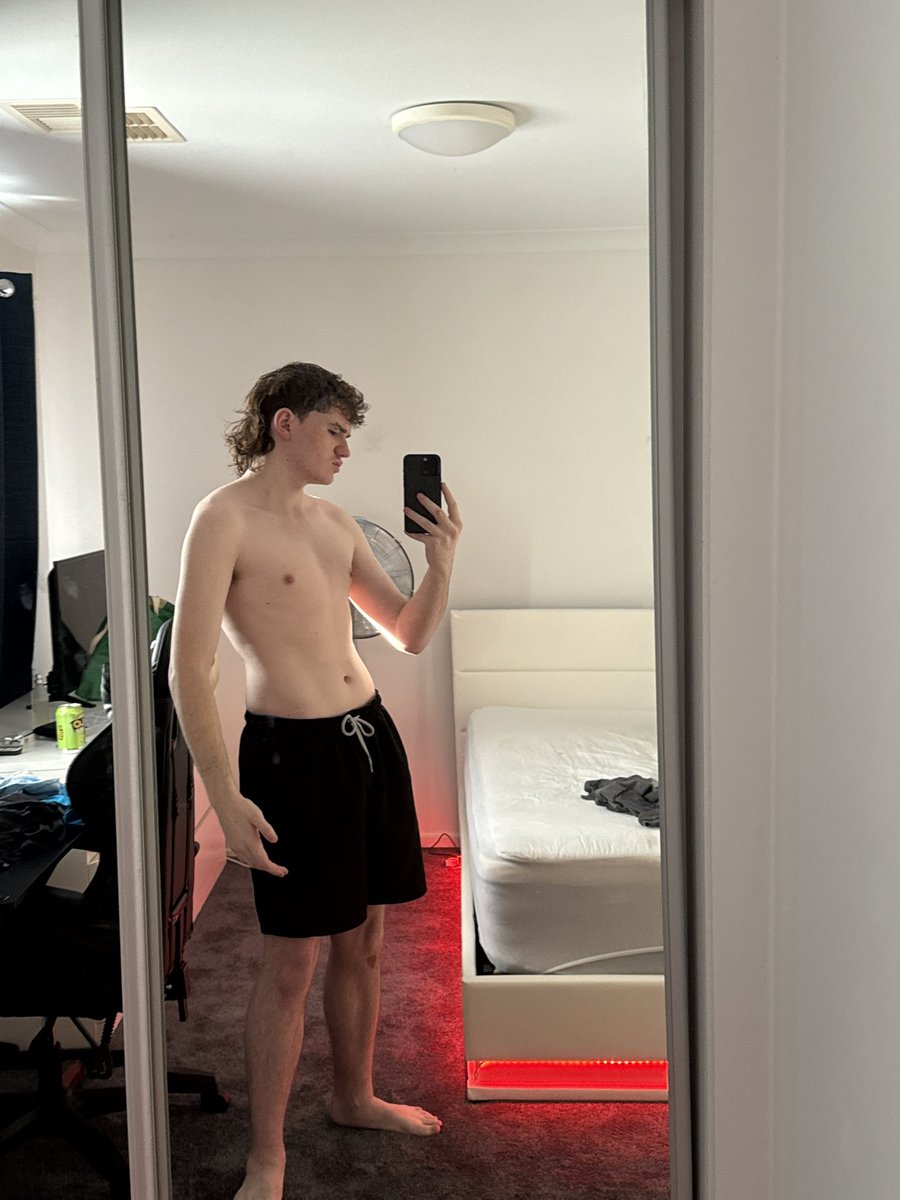 secretsofhunter's tweet photo. be my good boy post gym sesh? get on ur knees for me 😏 

#jock #pits #cum #college #twink #muscle #pits #feet #findom #drain #cashmaster https://t.co/3tN4mjVWKa