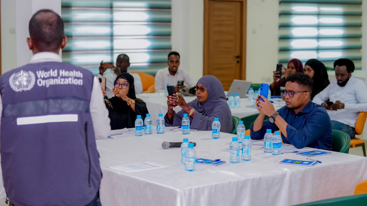 WHOSom's tweet photo. Somalia is stepping up efforts to end polio. @WHOSom, working with @MoH_Somalia, @unicefsomalia &amp; GPEI partners, has recruited District-level Public Health Officers (DPHOs) to boost district-level support for this goal. #EndPolio. https://t.co/XrBJHgIdw2