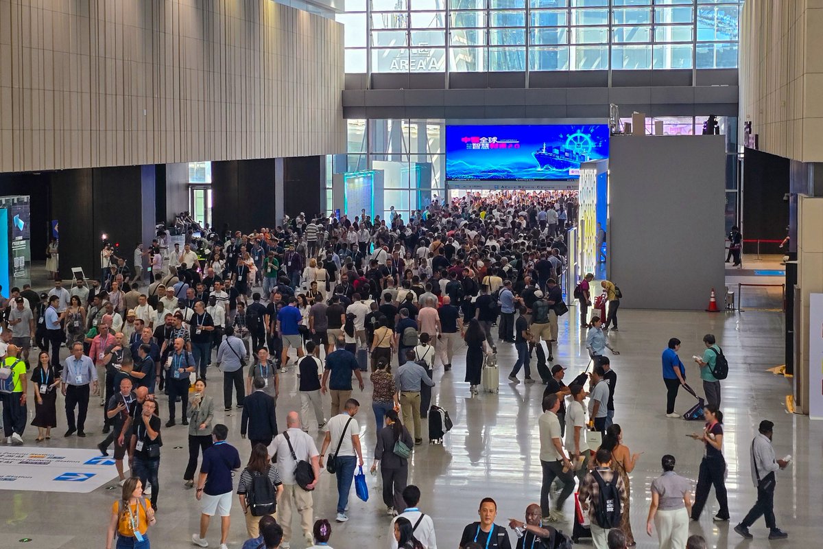FrankieZonerich's tweet photo. Busy day at Canton Fair! Lots of visitors, but not every conversation is an opportunity. Tomorrow, more focus, better questions, and the right connections.
#CantonFair #B2BSales #POS #BusinessDevelopment https://t.co/MTcTfatQg2