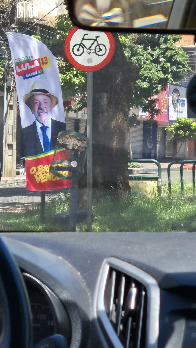bundadosmin's tweet photo. primeiro coisinha que eu vejo do lula no meu país https://t.co/2yjS2wdN9l