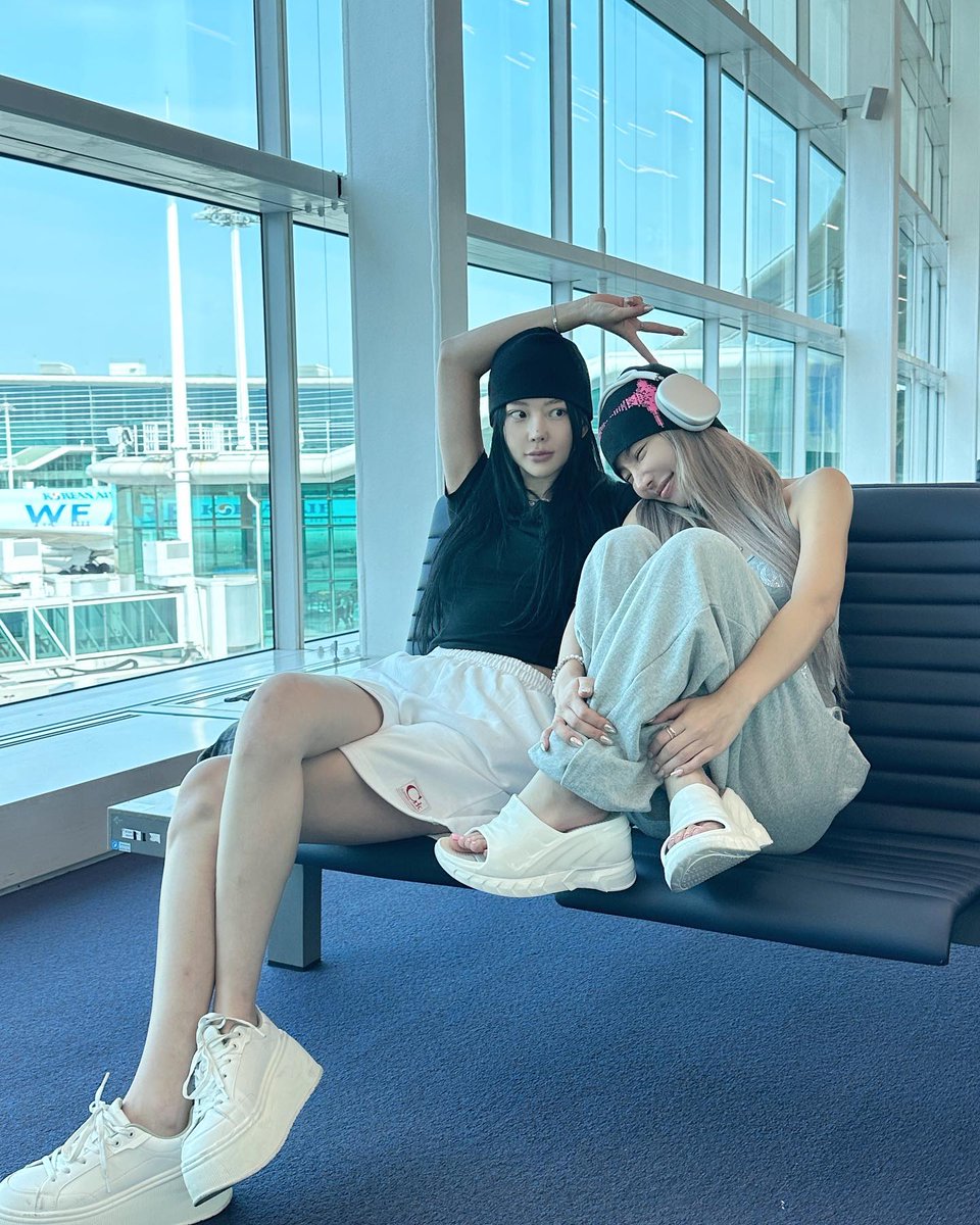 JustAnnie96's tweet photo. 時々、すべてを投げ出して遠くへ行きたくなる。 🌸
zfcMbuER https://t.co/Qj5fI5BjqC