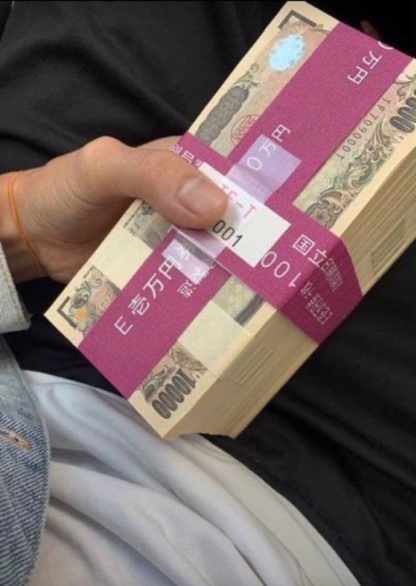 Kipaymjrs's tweet photo. もし今日、600万円もらえたら何に使う？🤔💴

① 借金を返す
② 投資する
③ 人生をもっと良くするために使う https://t.co/2yaSXMPFN5