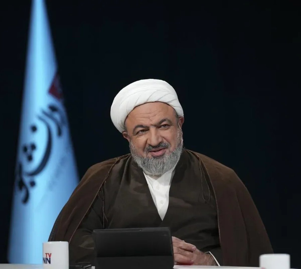 ayyarom's tweet photo. ‌امروز حمید رسایی با رأی نماینده‌ها دوباره نائب رییس مجمع نمایندگان استان تهران شد در حالی که همچنان با شکایت قالیباف تو زندانه! دوران بدی رو زندگی می‌کنیم.. https://t.co/yOnrvlHVNC