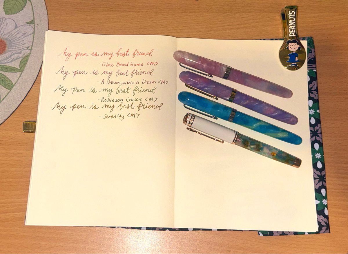 Lylelolaloly's tweet photo. The reason I bought Wearingeul’s Robinson Crusoe FP (other than the Inktober discount) is that it comes with 2 nibs, &amp; the nibs are larger than those on their previous FPs! 😍

And there’s Serenity, muehehe. FYI, I mixed the inks coz why not? 🤭🤭🤭

I sewed that booksleeve btw! https://t.co/jh9A3vDjRu