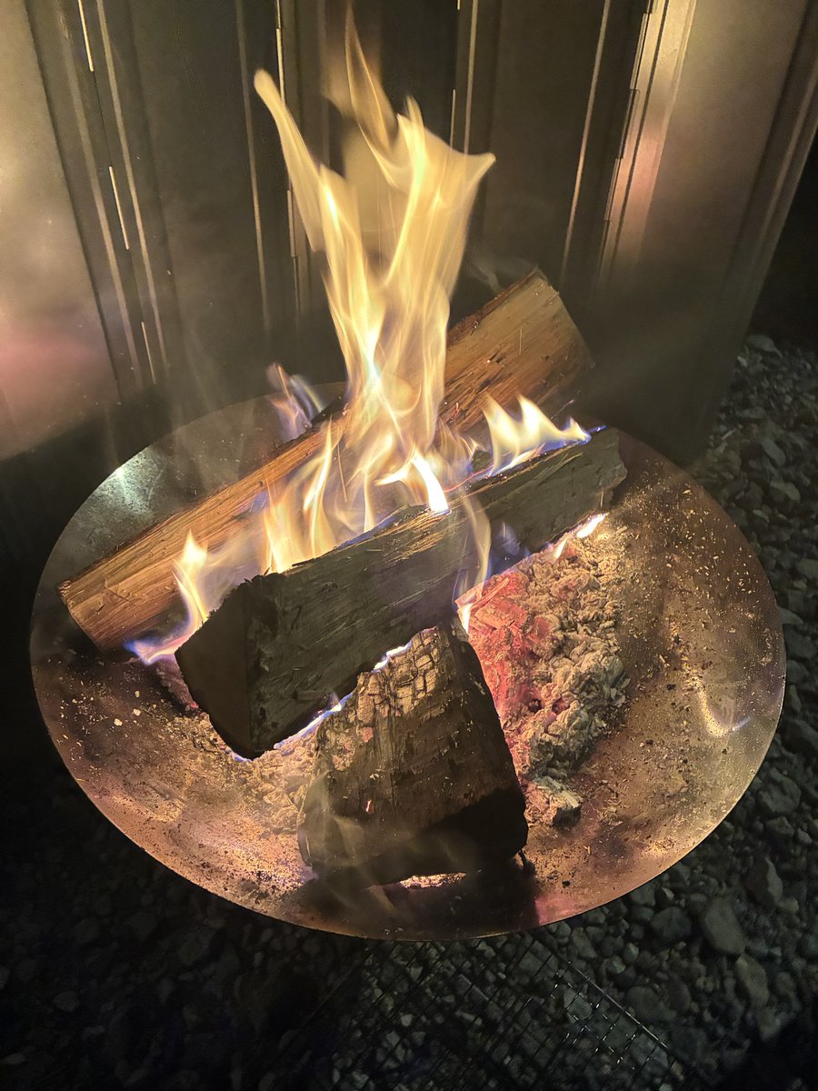 tunaxmagro's tweet photo. 昨日の焚き火、めっちゃ良かった🔥
ただ、やっぱ調理には不向きだから焚き火の時はいつものBBQとは食材とか考えないとダメね。 https://t.co/uQenAnXhuH