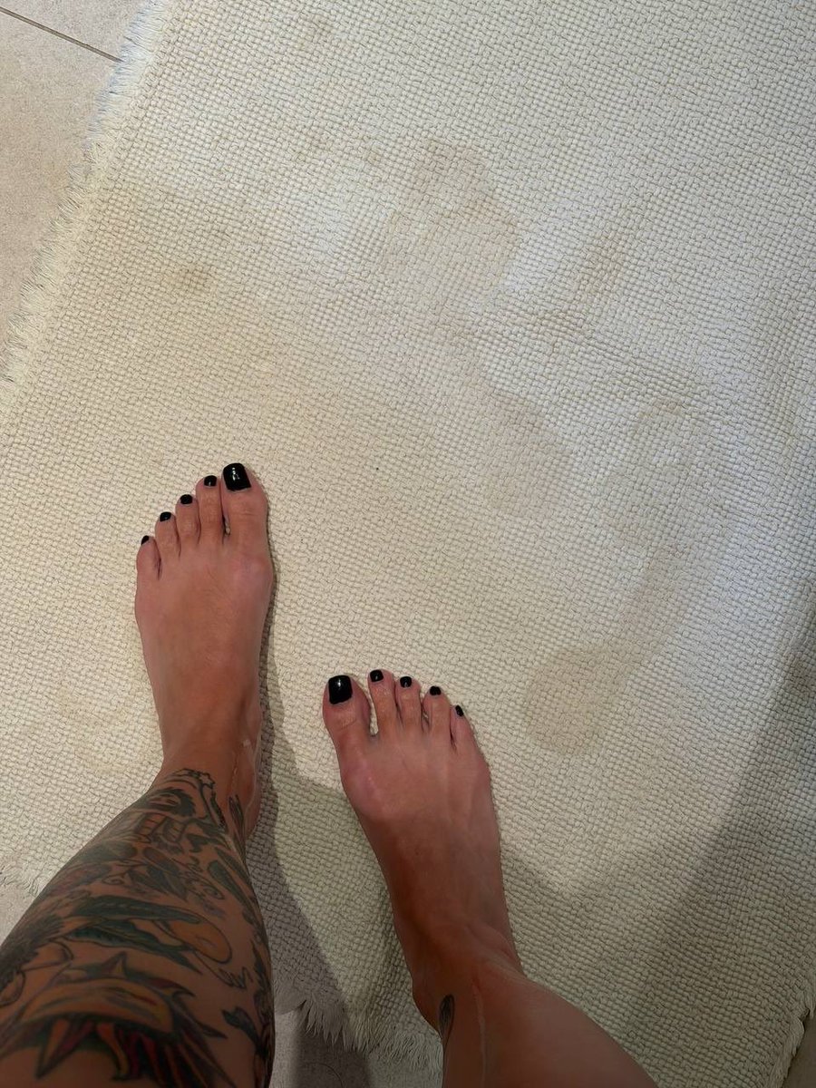 inked_ankles's tweet photo. Post bath 🛁
#FootFans #FeetLovers #FeetAdmiration #SoleLover #SoleWorship #SoleAdmiration #ToeLover #ToeWorship #PrettyFeet #BeautifulFeet #HappyFeet #FootModel #FootContent #FootContentCreator https://t.co/SrcrwdUYrH