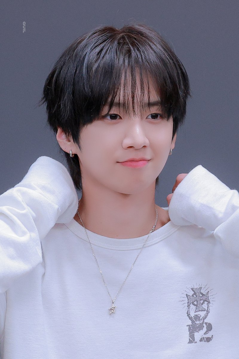 thininthin's tweet photo. 진짜 모몽가같으시다 .. ㅠㅠㅠㅠㅠㅠㅠㅠㅠ
#남성모 #82MAJOR https://t.co/FBIeFotv5d