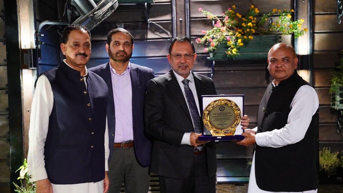 nationalgridpak's tweet photo. National Grid-Pakistan Honours Five Senior Officers at Farewell Ceremony

🔗 Read more: 

https://t.co/f5x19Oj8Lv

#NationalGridPakistan #HonoringLegacies #EmployeeEngagement #WorkplaceCulture #DedicatedService #Leadership #PoweringPakistan https://t.co/8q7E352bh7