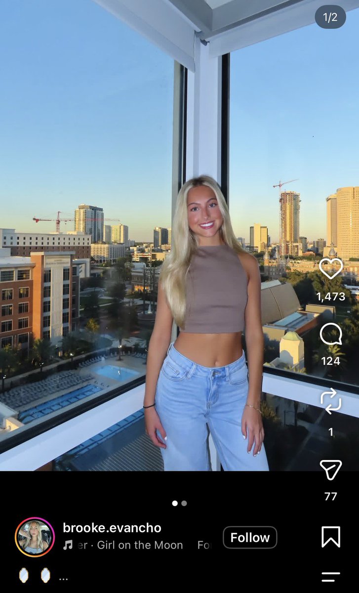 girlsniper18's tweet photo. Whole city is going to be staring into that apartment https://t.co/pBx3xOfbBQ