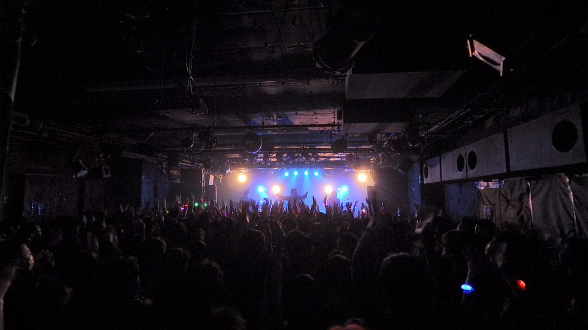 Vif_music's tweet photo. 🟦Live Report🟦
「一番大切な貴方を忘れない」。KαinとD≒SIREが亡き盟友に届けた、ライブを通した思いの手紙

▶️https://t.co/6J33urgwDg

#Vif #Kαin #DSIRE
@YUKIYA1999 https://t.co/bwcFI0XfPb