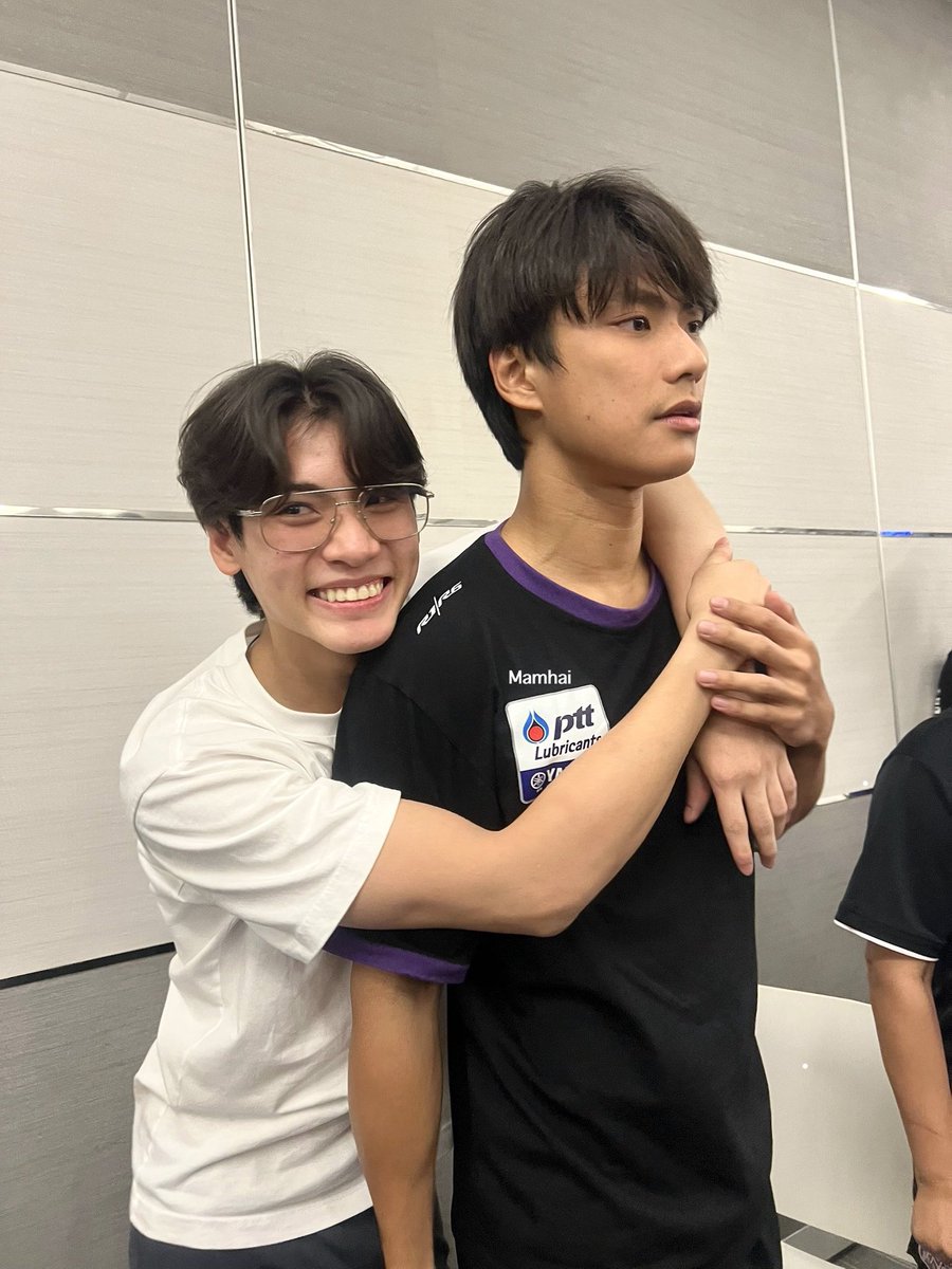 asavaaw's tweet photo. abang clingy, dd clingy, ois tewas ditempat 🫠

#ohming #ohmpawat #ingasavanund https://t.co/C6iIzgsJou