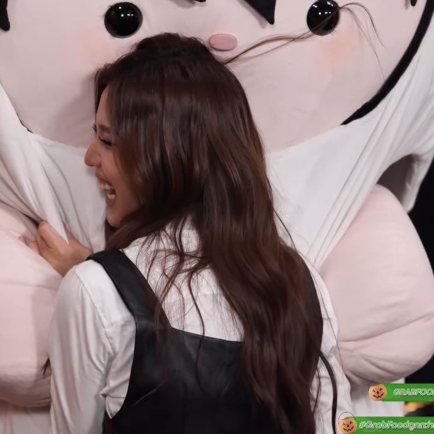 e3lludi's tweet photo. ได้ยินหลานบอก ผมแม่เข้าตาเอนี่ 55555555555 https://t.co/QJiMvqRxCV