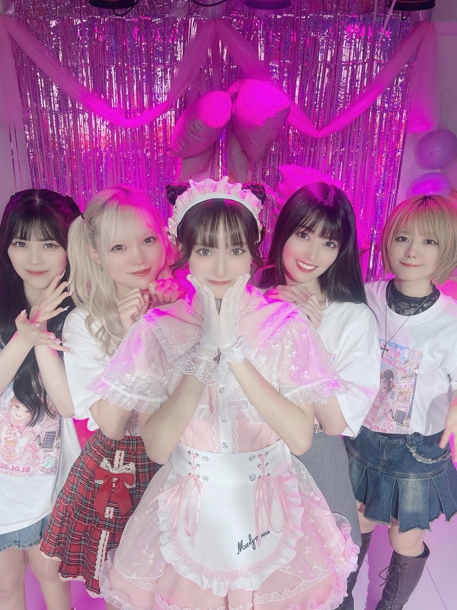 truecolor1003's tweet photo. 【あいな生誕祭 10.18🎂🎀】

たくさんのお祝いありがとうございました🛼✨
今後ともTRUE COLORの応援よろしくお願いいたします！🎨

#TRUECOLOR #とぅるから https://t.co/0gnXqsgcQN