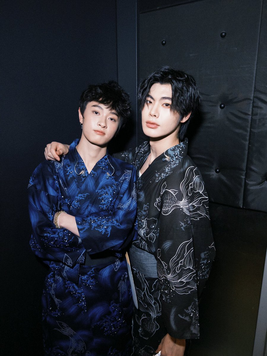 waavetnp's tweet photo. ขอบคุณกำลังใจทั้งหน้างานและหน้าจอนะครับ มาญี่ปุ่นครั้งนี้สนุกมากๆ ร้องเพลงแบบจอยสุดๆโคตรมัน ทุกคนที่มาก็จอยสุดๆ แฮปปี้มากวันนี้ แถมได้ใส่ชุดยูกาตะด้วย ครั้งแรกเลย55555555 เลยเอารูปมาฝากนิดนึง สนุกกันมั้ยวันนี้ suu!!!
#DuangFMinJapan 
#waavetnp https://t.co/qGT1m8IzHx