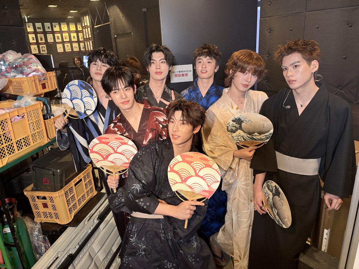 waavetnp's tweet photo. ขอบคุณกำลังใจทั้งหน้างานและหน้าจอนะครับ มาญี่ปุ่นครั้งนี้สนุกมากๆ ร้องเพลงแบบจอยสุดๆโคตรมัน ทุกคนที่มาก็จอยสุดๆ แฮปปี้มากวันนี้ แถมได้ใส่ชุดยูกาตะด้วย ครั้งแรกเลย55555555 เลยเอารูปมาฝากนิดนึง สนุกกันมั้ยวันนี้ suu!!!
#DuangFMinJapan 
#waavetnp https://t.co/qGT1m8IzHx