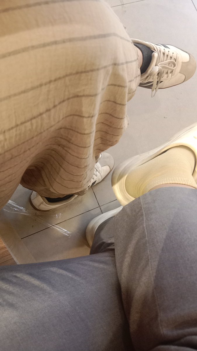 kebunmagani's tweet photo. Sibling connection maintenance https://t.co/vGf5QKXtKY