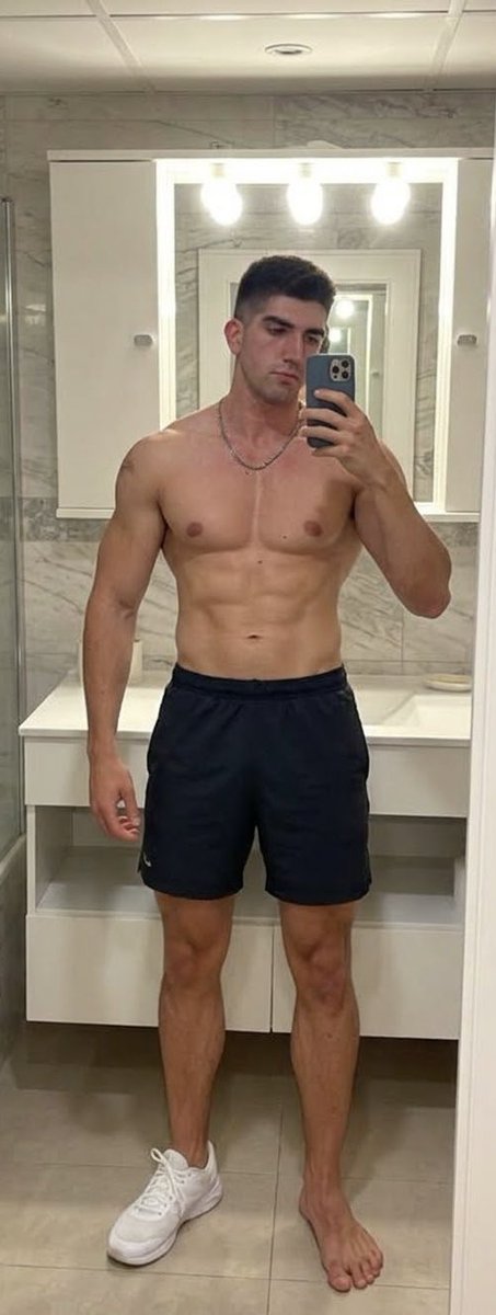 alpha9adam's tweet photo. Smile and enjoy the weekend 
But if you want to feel better come kneel🧎🏼‍♂️ beneath my feet because that’s where you belong 😈 https://t.co/UaUnpUpAsN