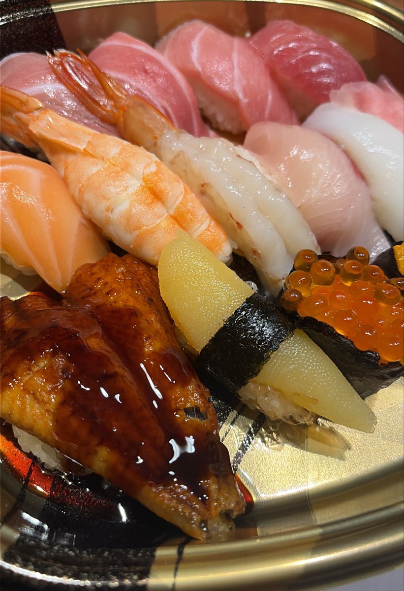 Che_von4472's tweet photo. ひとり寂しく誕生日ずし🍣 https://t.co/GZl7kcFCpW