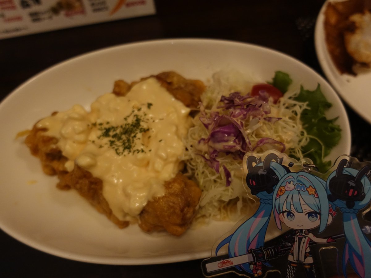 fumingzero's tweet photo. 今回のオートポリスは、理由あって鹿児島を橋頭堡にしています。
宿の近くの、イザヤンってお店で飲んだのですが、チキン南蛮も、餃子も、〆のホルモン野菜ラーメンも、激ウマでした😊
そして、「アップルランス」って、このワシにうってつけな焼酎も🍎
また来ますよ！鹿児島❤ https://t.co/pLojT6Mi3d