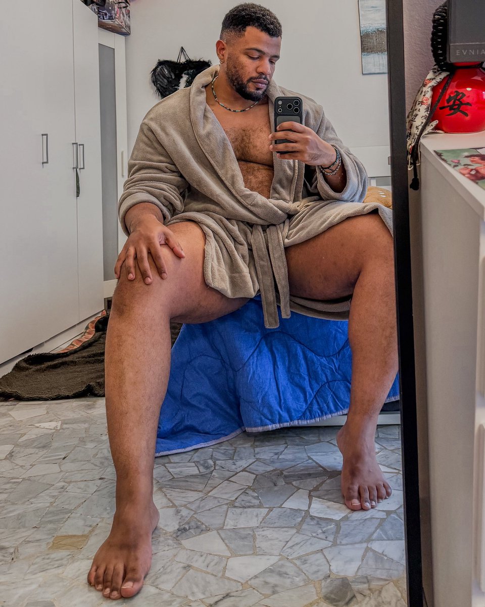 an2ke95's tweet photo. New home outfit https://t.co/CJgaidSD1f