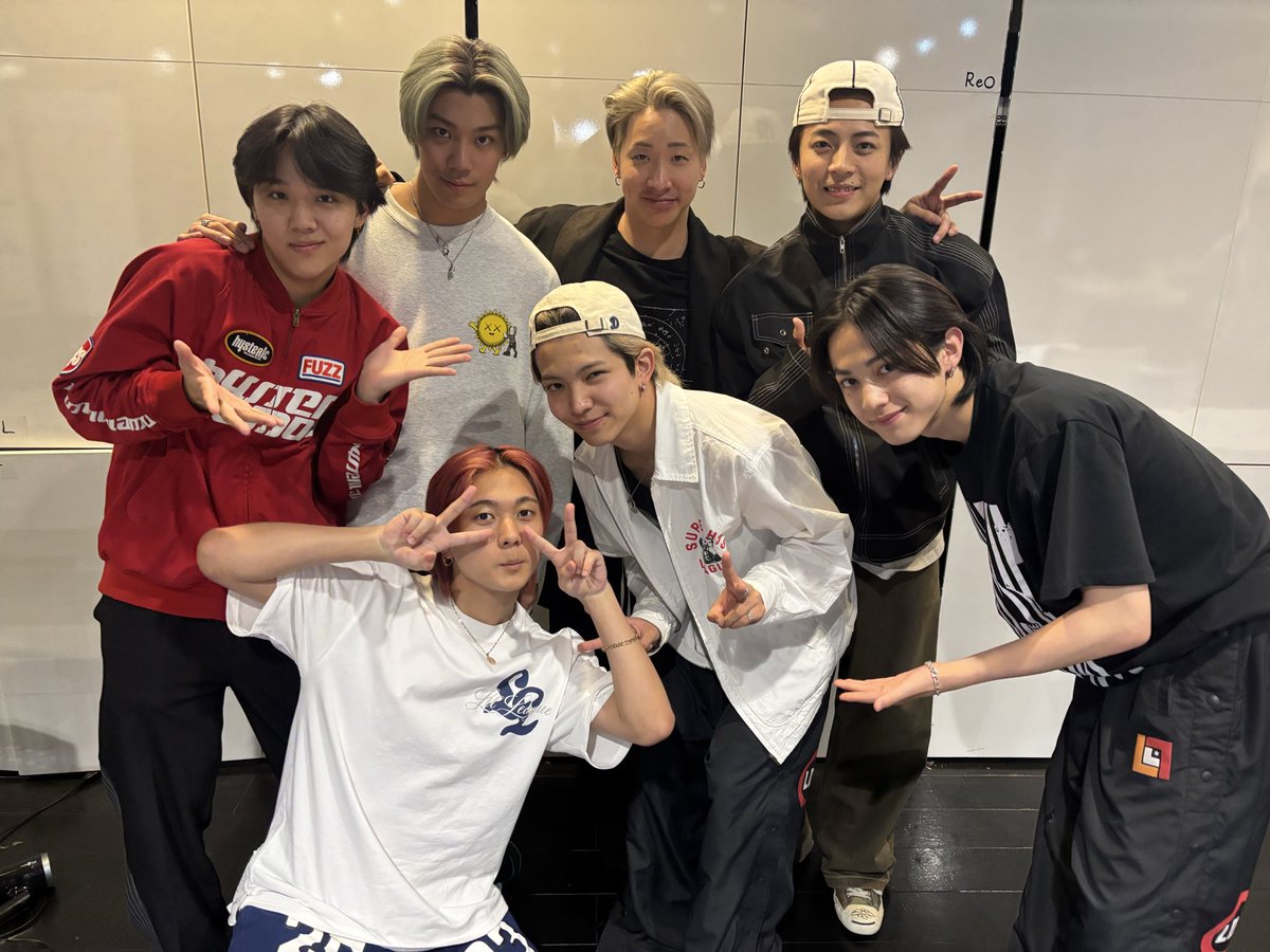 therampagezin's tweet photo. BOOK ACT Z📕
本日はLIL LEAGUE回の通しリハでした😄
いやぁ..皆んな凄かった。
リハーサルから仕上げてくれてて感動しました🙌
この作品は元々5人で読む本なのですが、LIL LEAGUE用に6人ver.に書き直されているので、彼らの回オリジナルなんです。
そして最後のあのシーンも、LIL REAGUEの皆んなだけのカタチになっています！
本番がより一層楽しみになりました✨
是非会場で見届けてあげてください！

10.29（木）
もう一度君と踊りたい 開場 18:15 ／ 開演 19:00
https://t.co/3mEmQ0KLlw
@LIL_LEAGUE_