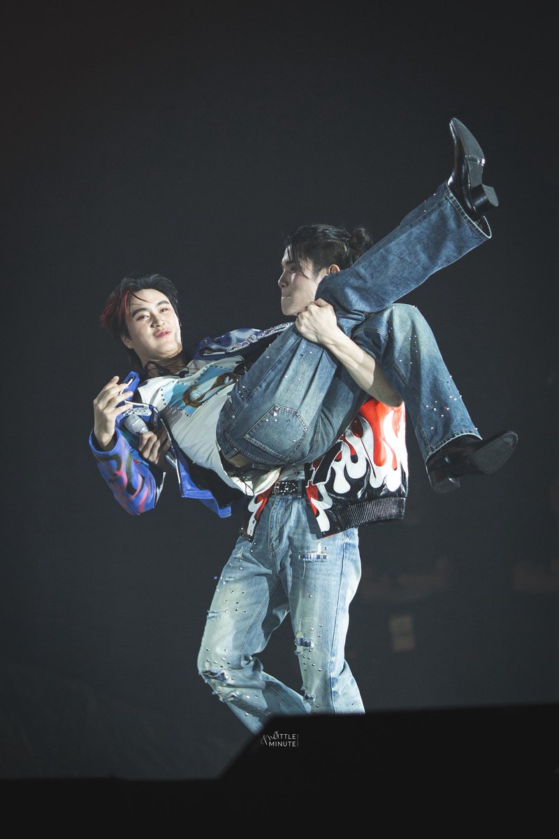 mylittle_minute's tweet photo. มีครโดนอุ้ม

OH MY BEST DAY WITH FOURTH
#FourthConcertD3 https://t.co/LrgbggZQ6R