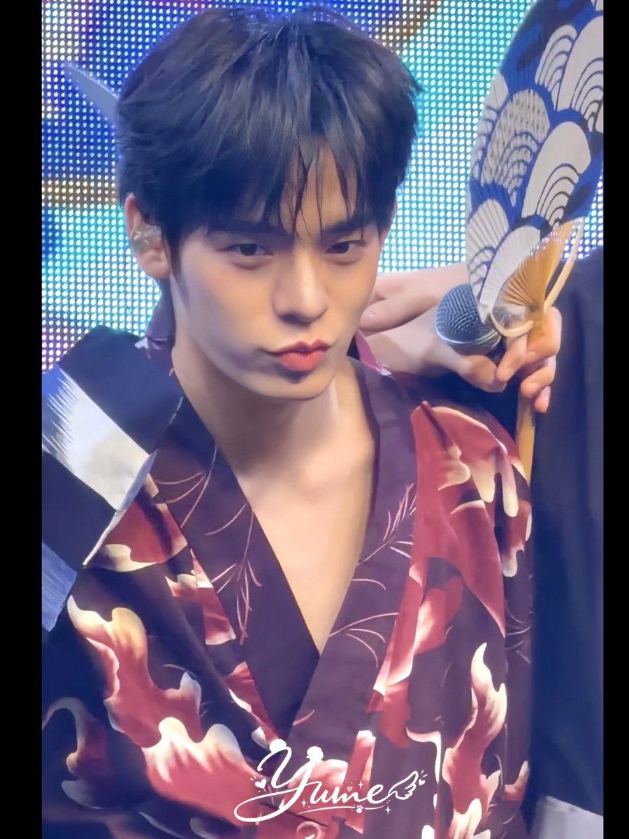 BubbleeeePor's tweet photo. a heaven-chosen uke should look like: handsome face, adorable expression, fair skin, pretty collarbones. I'm dying — he's unbelievably gorgeous.🫠

{ #porsuppakarn } https://t.co/vEqU6bCTk2