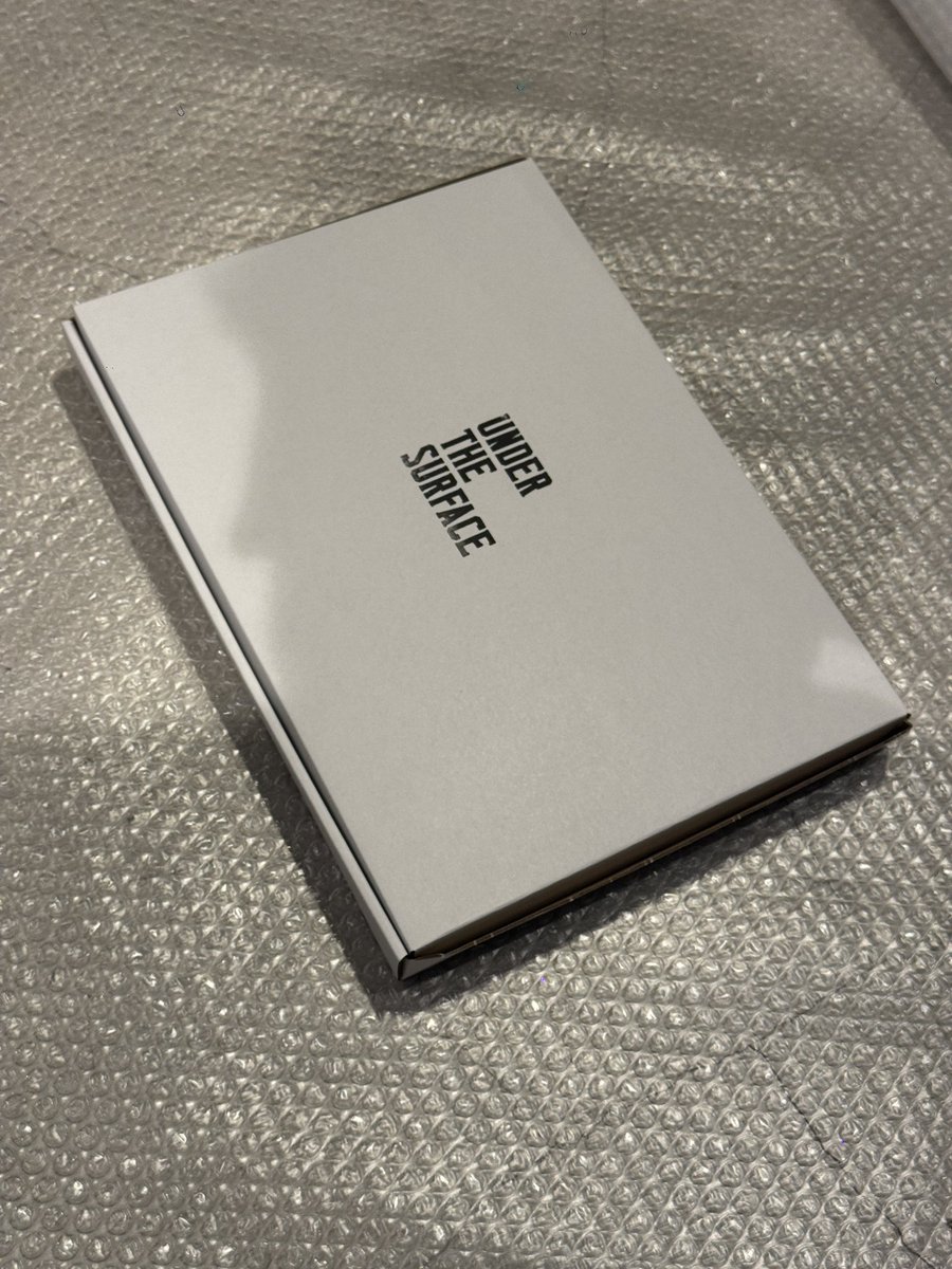 jojiphoto's tweet photo. 発送はじまったよ

表面の裏側という意味の

Under The Surface 

ホームページもチェックよろしく

https://t.co/vgJNVoGrB4

次は東京の下町
GOLD TOWN 金町 https://t.co/JBkXEKfILz