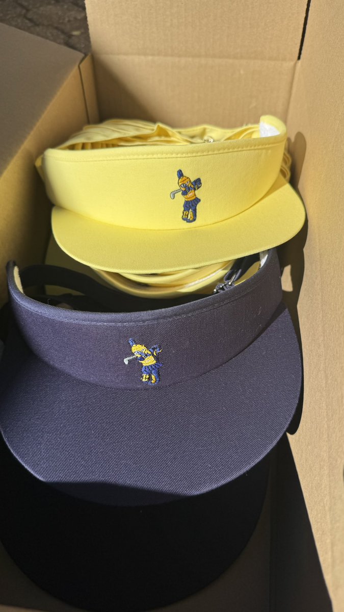 tour_classics's tweet photo. Classics shipping to @UNCGMGolf 

Crisp White, Butter Yellow, and True Navy #tourvisor https://t.co/ZNsPhuxIHj