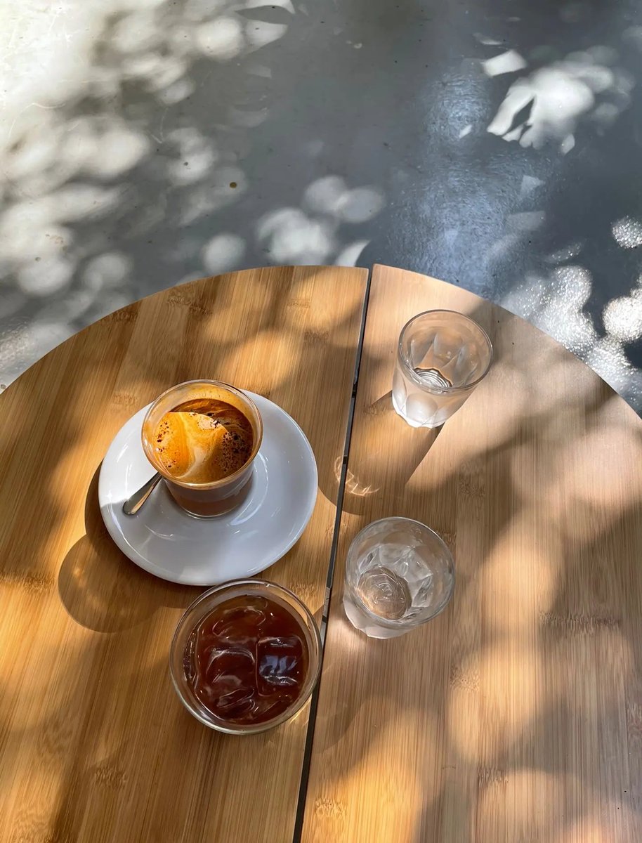 BellaLpez13's tweet photo. A cozy morning chat at the café—light snacks, soft tunes, and the warm hum of small, gentle moments that make each day special. https://t.co/DQhAhDoSMY