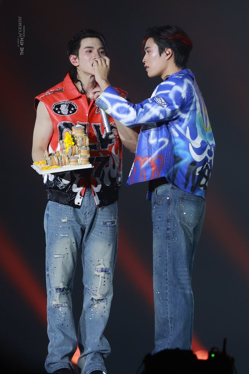 4thGemini_'s tweet photo. ทำไมเจ็มเฮ้าส์ไม่มีคนป้อนขายบ้างคะ ไม่ยุติธรรม มาการองยัยบี๋หวานเจี๊ยบอยู่คนเดียวเรย 

OH MY BEST DAY WITH FOURTH
#FourthConcertD3
#GeminiFourth #เจมีไนน์โฟร์ท
@gemini_ti @tawattannn https://t.co/LztjdOcLMA