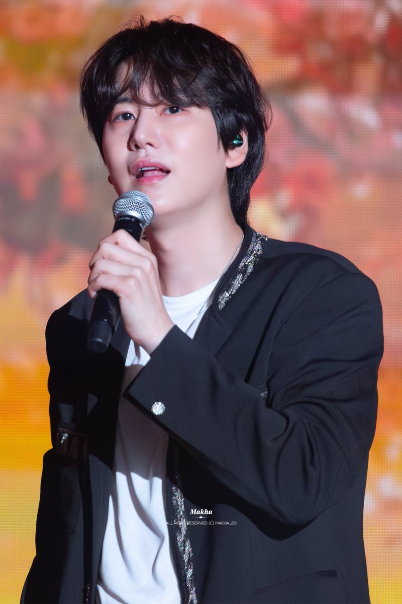 makha_23's tweet photo. 261018 놀 페스티벌
#규현 #KYUHYUN #キュヒョン 

말랑 가을 강아지🍁 https://t.co/pHWMpGGx4h