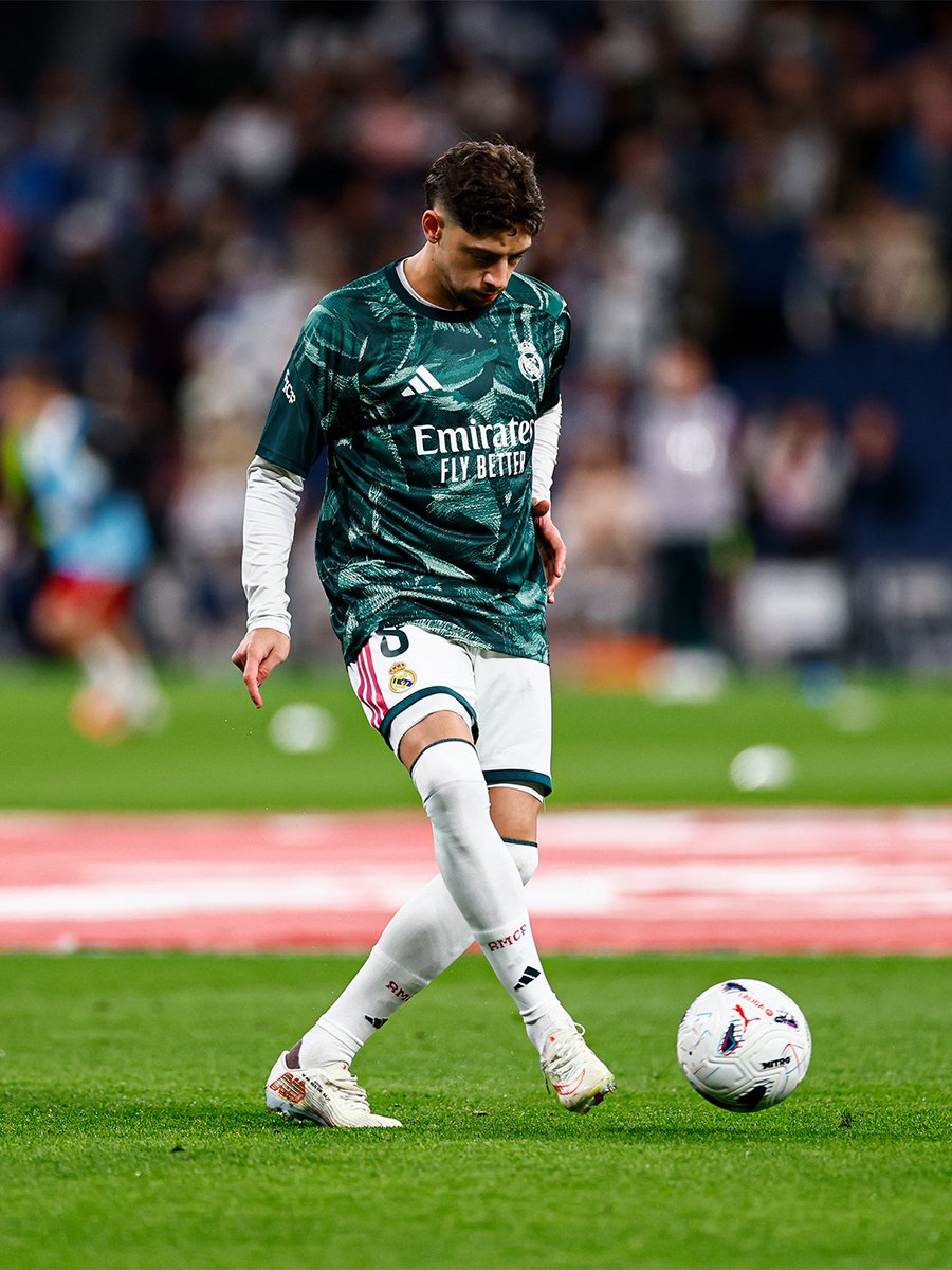 realmadrid's tweet photo. 💚⚽🔥🦾 https://t.co/WylbCz3Usf