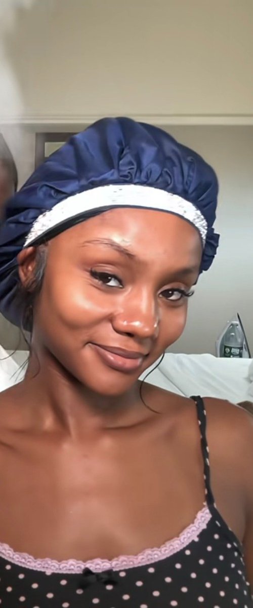 mc05372627's tweet photo. @eyeluvfighz @Sagesseej Babe this is TiTi next to Kayda with makeup expect no filter on the live. Stop acting like she's the prettiest thing ever. Who are the half that need makeup to be pretty? Talk fast https://t.co/xjaFSyqUqS