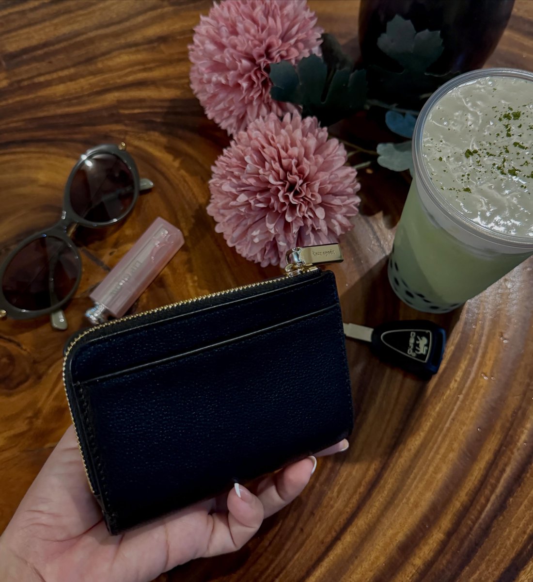 jooyceecriis's tweet photo. Ví Kate Spade L Zip da hạt mềm cao cấp, thiết kế tiện dụng với ngăn tiền thẳng, nhiều ngăn thẻ và giấy tờ, kèm ngăn khóa kéo đựng tiền xu. https://t.co/MD1huXwZhH